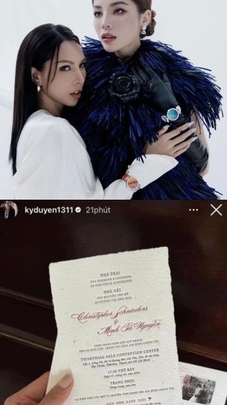 Kỳ Duyên và Minh Triệu check-in thiệp cưới trên tay.