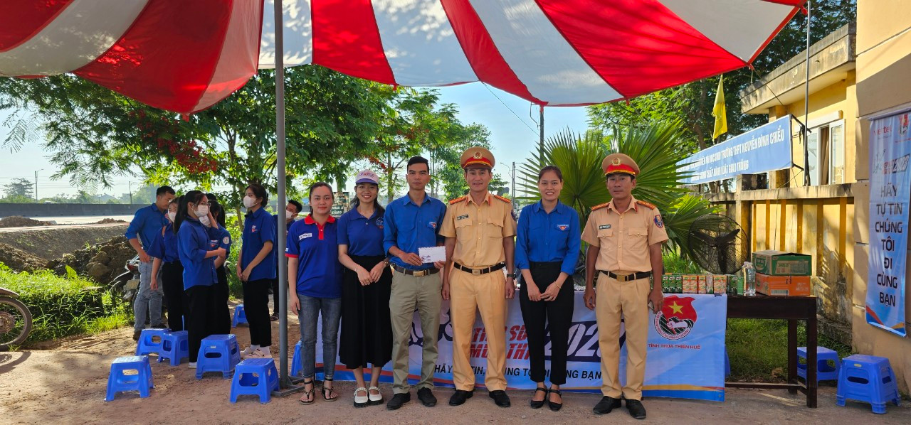 Huyện Phong Điền có 1.075 thí sinh dự thi tại 4 điểm trường THPT. Đến nay công tác chuẩn bị về cơ sở vật chất, trang thiết bị và các điều kiện cần thiết tại các điểm thi đã sẵn sàng, đảm bảo phục vụ kỳ thi tốt nghiệp THPT Quốc gia năm 2024 trên địa bàn huyện Phong Điền diễn ra an toàn và thành công. Ảnh: Phong Điền Tuổi Trẻ