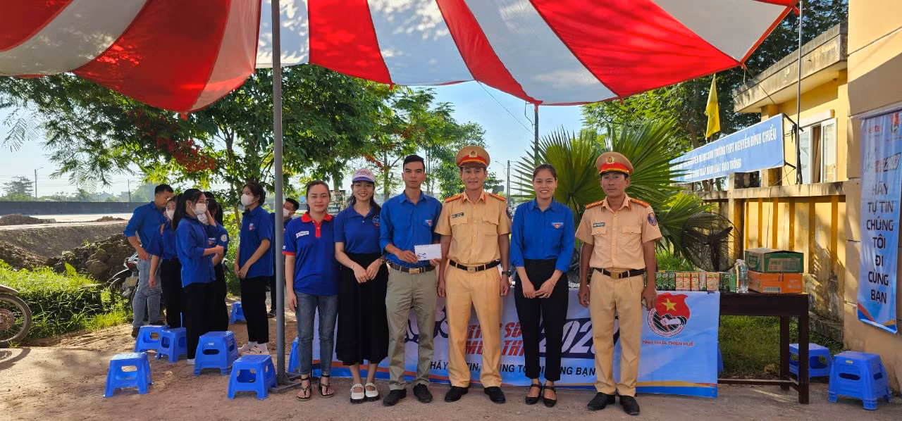Huyện Phong Điền có 1.075 thí sinh dự thi tại 4 điểm trường THPT. Đến nay công tác chuẩn bị về cơ sở vật chất, trang thiết bị và các điều kiện cần thiết tại các điểm thi đã sẵn sàng, đảm bảo phục vụ kỳ thi tốt nghiệp THPT Quốc gia năm 2024 trên địa bàn huyện Phong Điền diễn ra an toàn và thành công. Ảnh: Phong Điền Tuổi Trẻ