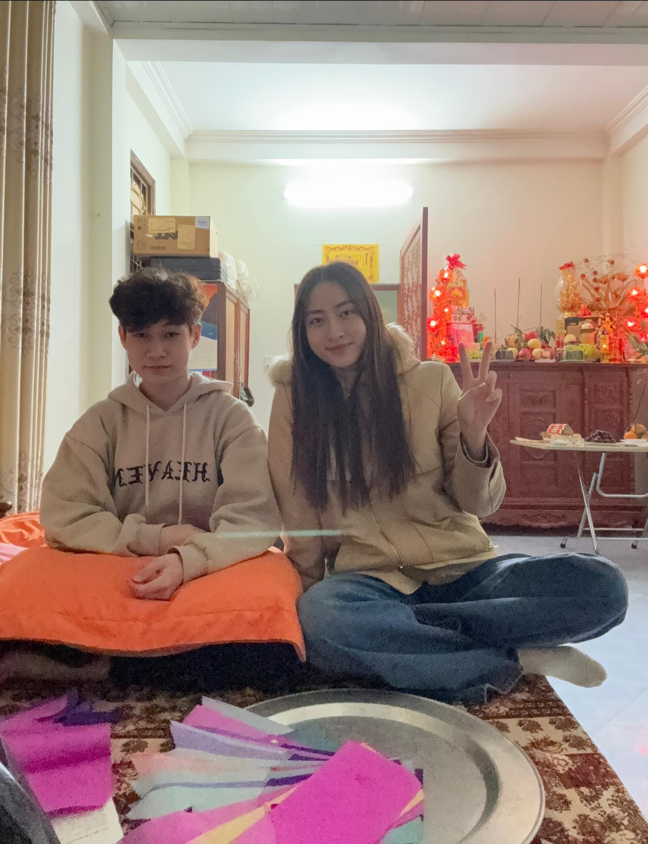 Hoa hậu Lương Thùy Linh đón Tết cùng gia đình tại quê nhà Cao Bằng.