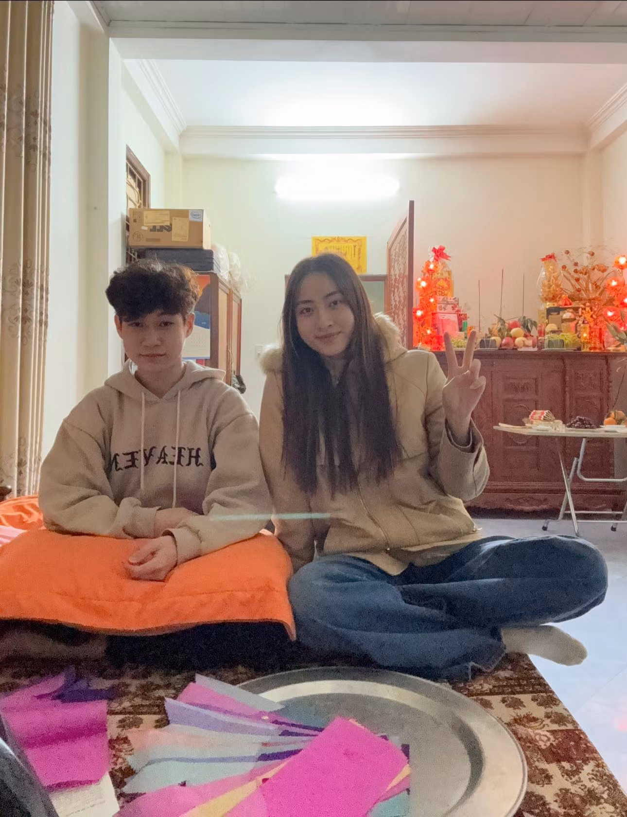 Hoa hậu Lương Thùy Linh đón Tết cùng gia đình tại quê nhà Cao Bằng.