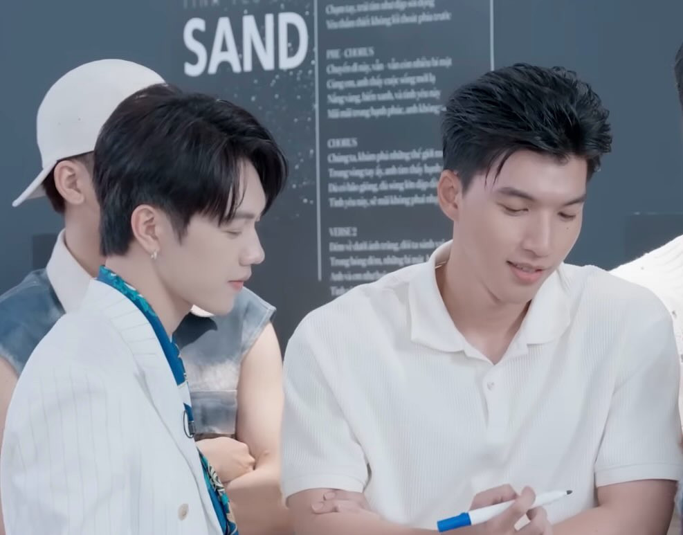 HIEUTHUHAI và JSOL đã đồng hành cùng nhau tận 3 live stage. HIEUTHUHAI và JSOL đã đồng hành cùng nhau tận 3 live stage.