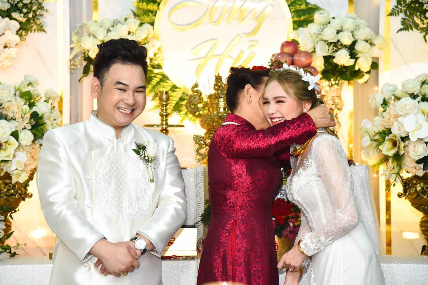 Xoài Non từng chia sẻ cô là người con gái đầu tiên về được Xemesis dẫn về ra mắt được cả gia đình chồng đồng ý. Xoài Non từng chia sẻ cô là người con gái đầu tiên về được Xemesis dẫn về ra mắt được cả gia đình chồng đồng ý.