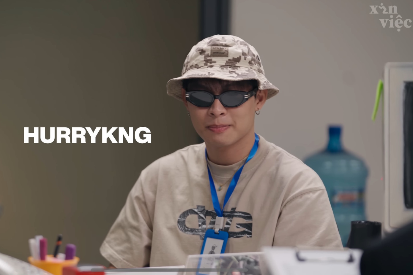 HURRYKNG "xúng xính" đi xin việc làm. HURRYKNG "xúng xính" đi xin việc làm.