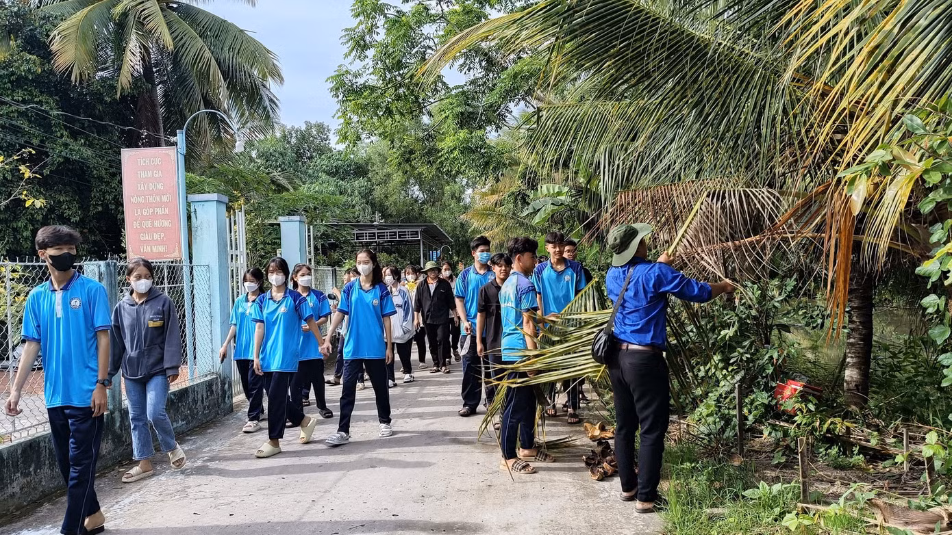 Ảnh: Đoàn Trường THPT Thới Lai