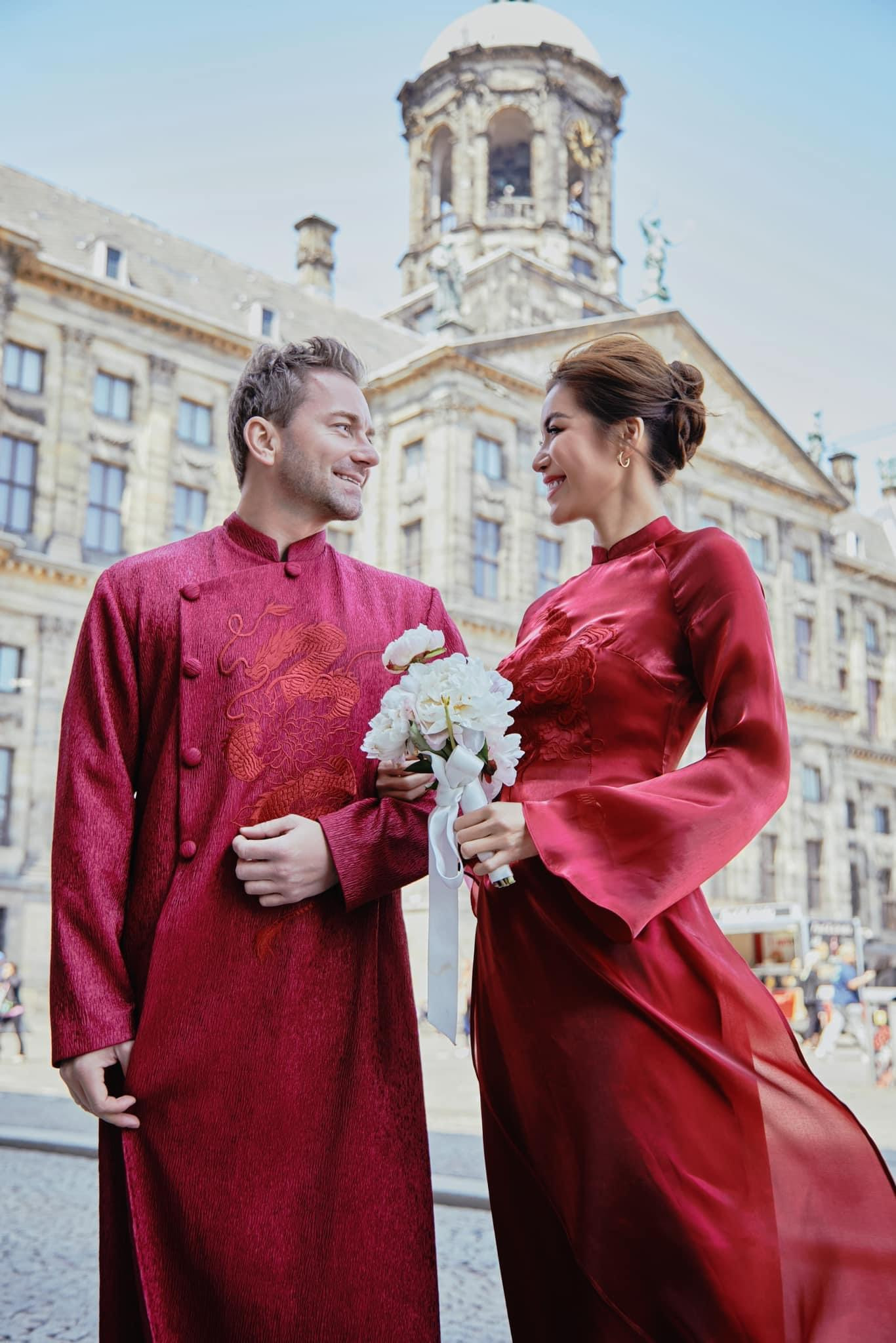 Minh Tú đang tận hưởng cuộc hôn nhân viên mãn cùng chồng sau 5 năm đồng hành. Minh Tú đang tận hưởng cuộc hôn nhân viên mãn cùng chồng sau 5 năm đồng hành.