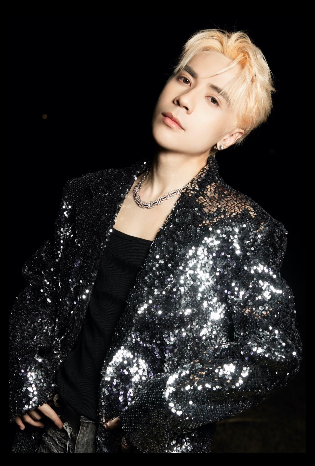 Với độ "phủ sóng" cả trong nước và quốc tế, Quang Hùng MasterD được dự đoán là "anh trai" sẽ gây bùng nổ tại chương trình. Với độ "phủ sóng" cả trong nước và quốc tế, Quang Hùng MasterD được dự đoán là "anh trai" sẽ gây bùng nổ tại chương trình.