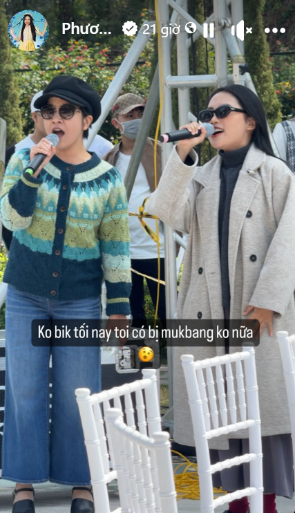 Trước buổi diễn, Phương Mỹ Chi bày tỏ nỗi sợ bị đàn chị "nhai đầu" (ý chỉ giọng hát bị đè mất hút khi song ca với đối phương sở hữu chất giọng quá khủng).