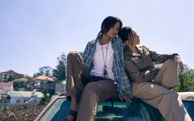 Nữ chính MV tình cờ cũng là một trong những "Chị đẹp" mùa 1 - H'Hen Niê.