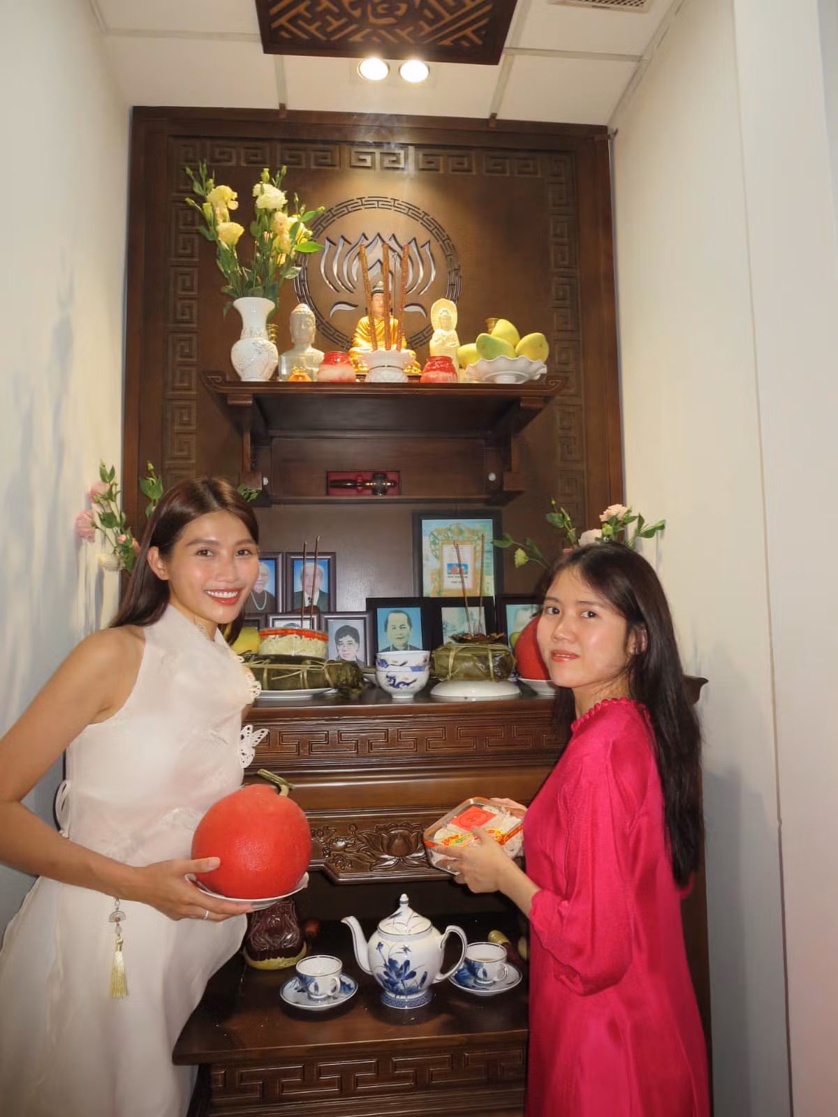 Á hậu Chế Nguyễn Quỳnh Châu về nhà đón Tết cùng gia đình.