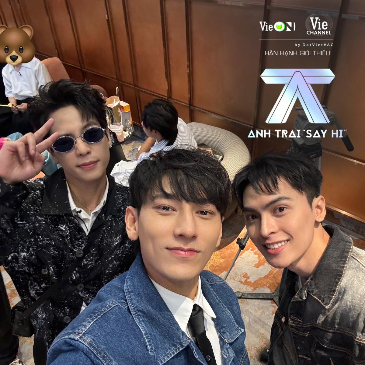 Isaac được netizen dành tặng danh hiệu &quot;em út 18 tuổi&quot; khi tham gia chương trình.