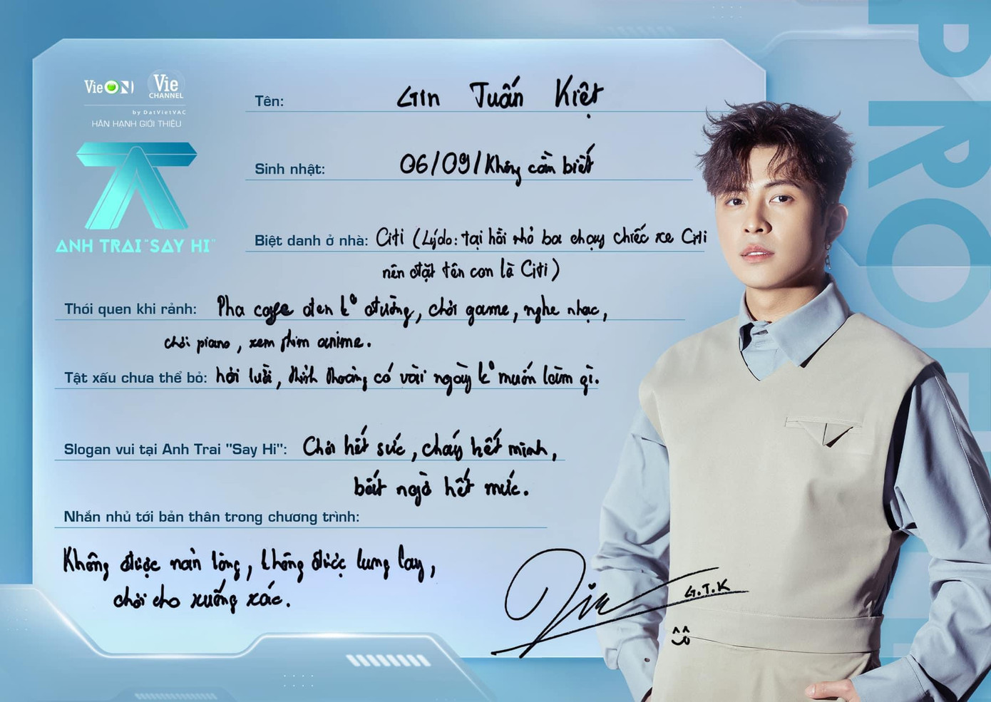 Profile "nhiều chữ" của Gin Tuấn Kiệt khác biệt hẳn với profile "có cũng như không" của Anh Tú. Profile "nhiều chữ" của Gin Tuấn Kiệt khác biệt hẳn với profile "có cũng như không" của Anh Tú.