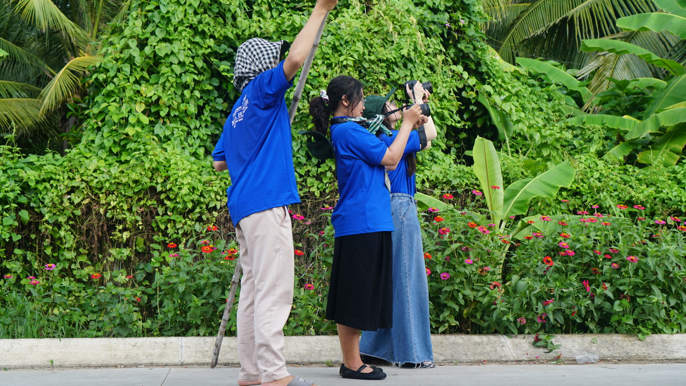 Chiến sĩ thực hiện tác nghiệp tại công trình Đường cờ Tổ quốc. Ảnh: Đội hình chuyên Xung kích Tuyên truyền Chiến sĩ thực hiện tác nghiệp tại công trình Đường cờ Tổ quốc. Ảnh: Đội hình chuyên Xung kích Tuyên truyền