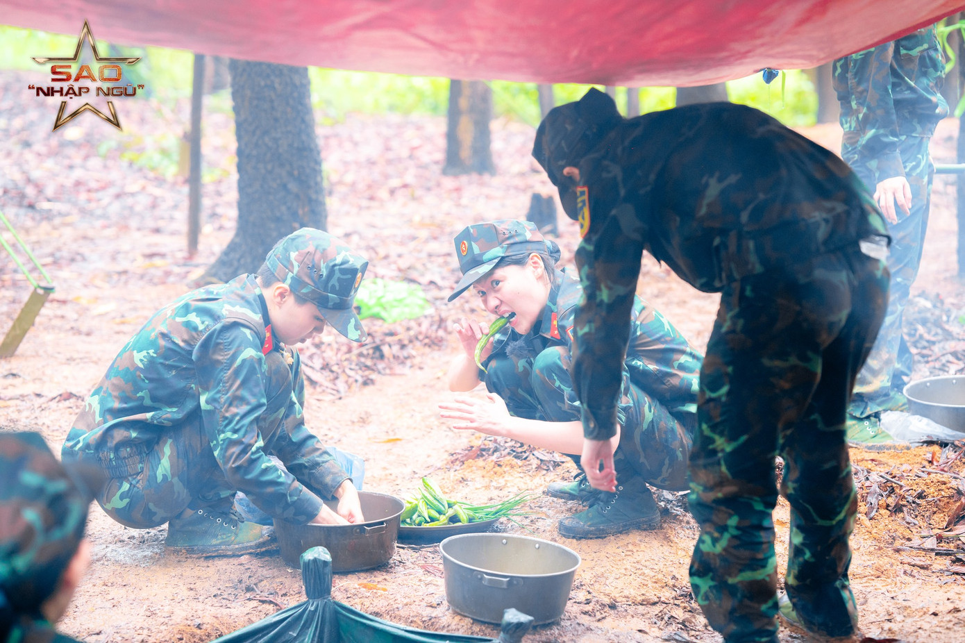 Tiểu đội trưởng Uyển Ân trở thành thành &quot;mầm non giải trí&quot; tại Sao Nhập Ngũ.