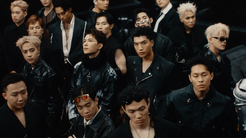 MV chủ đề The Stars nhận về không ít ồn ào khi chia đất diễn thiếu công bằng. MV chủ đề The Stars nhận về không ít ồn ào khi chia đất diễn thiếu công bằng.