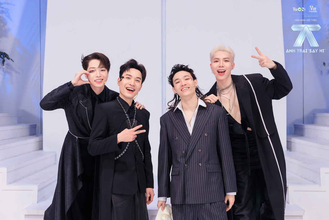 Anh Trai &quot;Say Hi&quot; ghi điểm nhờ dàn cast trẻ trung, đa tài.