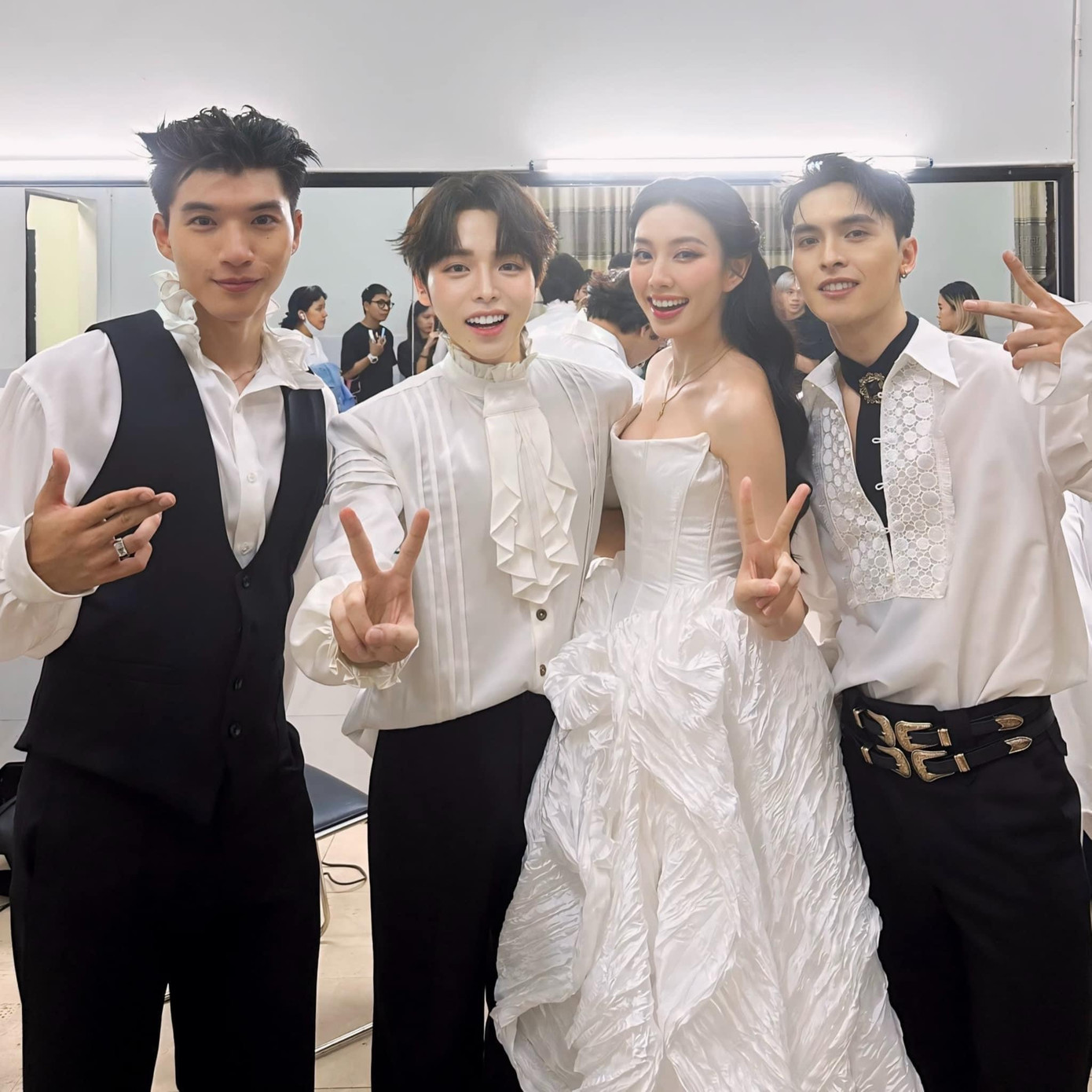 Dù xuất sắc cùng team bước chân vào Top 3 nhưng phần trình diễn của Công Dương ở live stage 1 chưa thật sự ấn tượng.