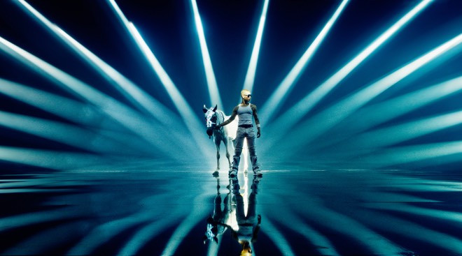 Xuất hiện với chú bạch mã cùng thời lượng dài giúp WEAN chiếm trọn spotlight trong MV. Xuất hiện với chú bạch mã cùng thời lượng dài giúp WEAN chiếm trọn spotlight trong MV.