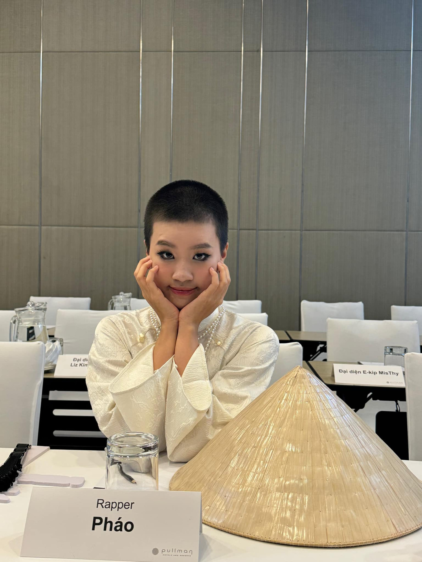 Khán giả bất ngờ trước "giao diện" của Pháo trong lần xuất hiện mới đây.