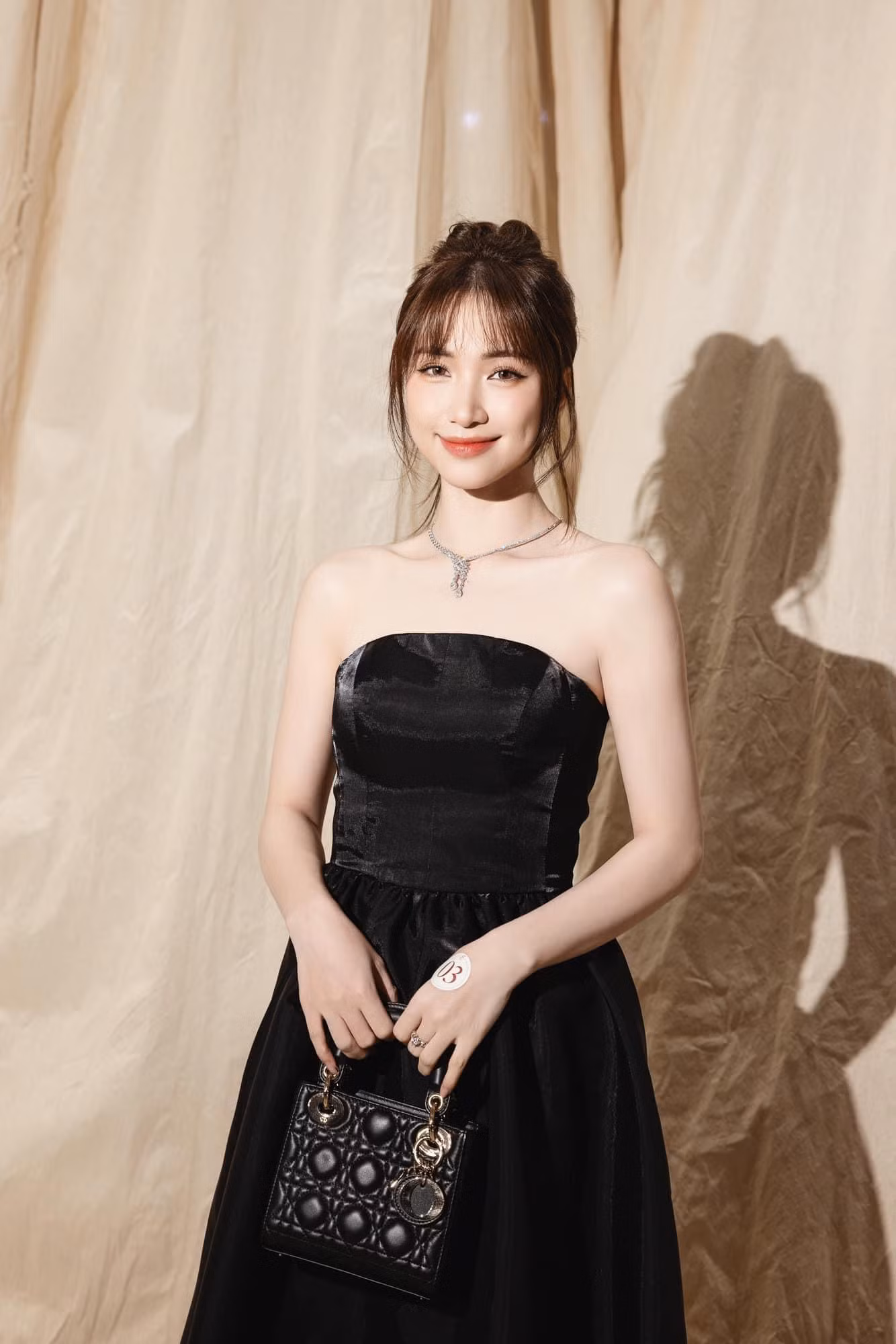 Hòa Minzy được mong chờ xuất hiện hỗ trợ Đức Phúc và Erik tại Anh Trai "Say Hi". Hòa Minzy được mong chờ xuất hiện hỗ trợ Đức Phúc và Erik tại Anh Trai "Say Hi".