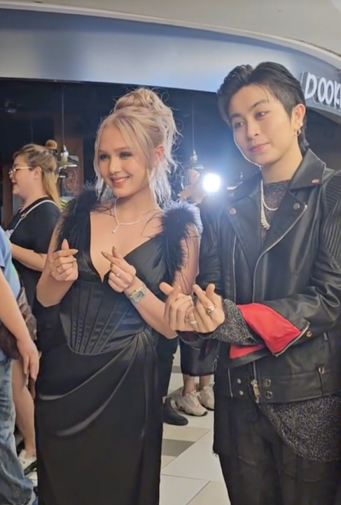 Xoài Non và Gil Lê gặp nhau vào đầu năm 2024, nhan sắc cực phẩm của cả hai gây chú ý. Xoài Non và Gil Lê gặp nhau vào đầu năm 2024, nhan sắc cực phẩm của cả hai gây chú ý.