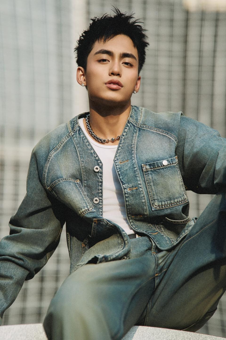 Nam ca sĩ gây ấn tượng với khán giả bởi độ dễ thương trong mỗi lần đi diễn, tiếp xúc với fan. Nam ca sĩ gây ấn tượng với khán giả bởi độ dễ thương trong mỗi lần đi diễn, tiếp xúc với fan.