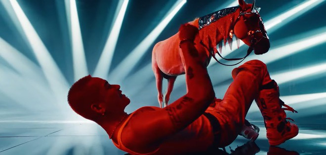 Phân cảnh của WEAN được đầu tư kĩ xảo chỉn chu. Phân cảnh của WEAN được đầu tư kĩ xảo chỉn chu.