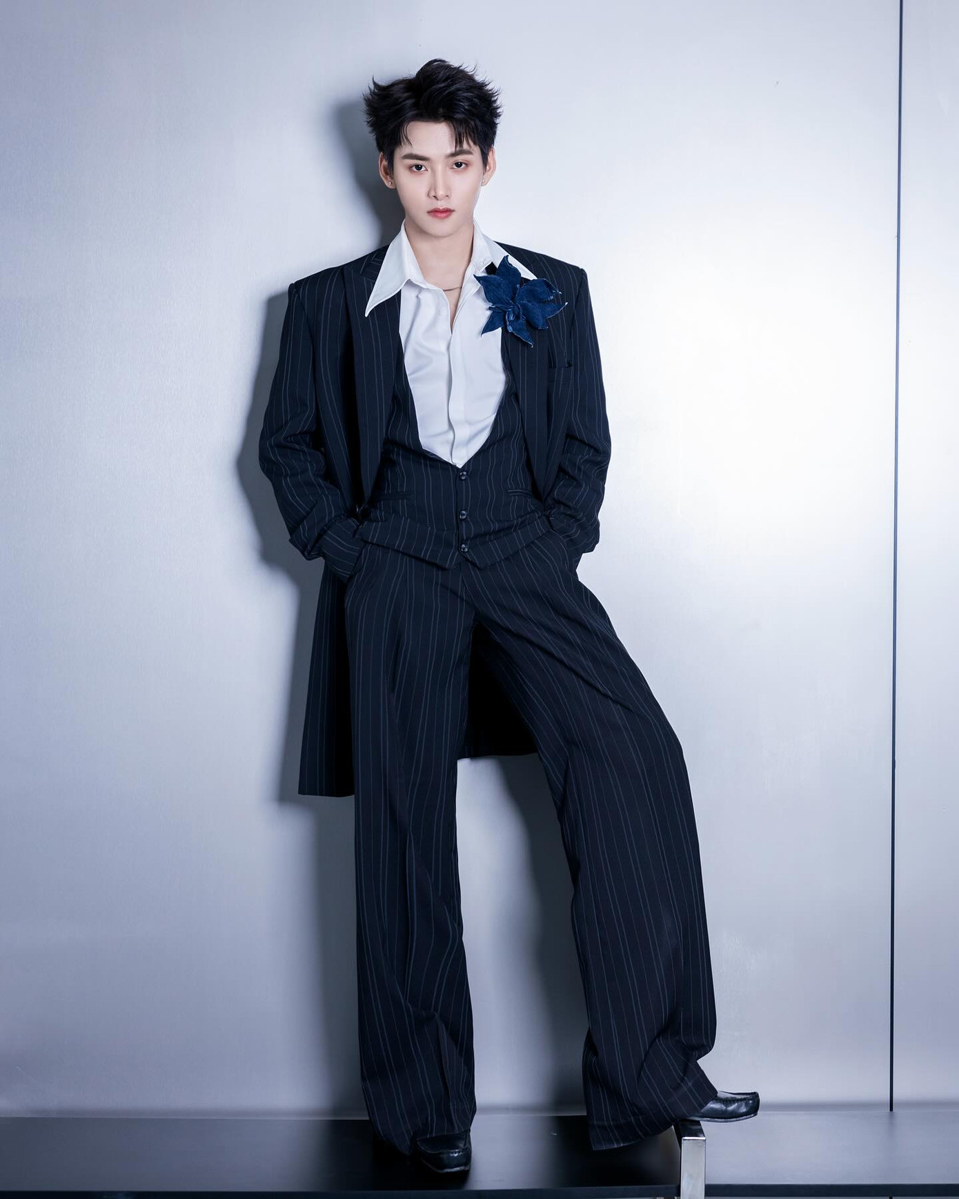 Dù có thế mạnh về nhảy, visual, trình diễn nhưng khán giả lo rằng Hùng Huỳnh chưa có định hướng phát triển rõ ràng.