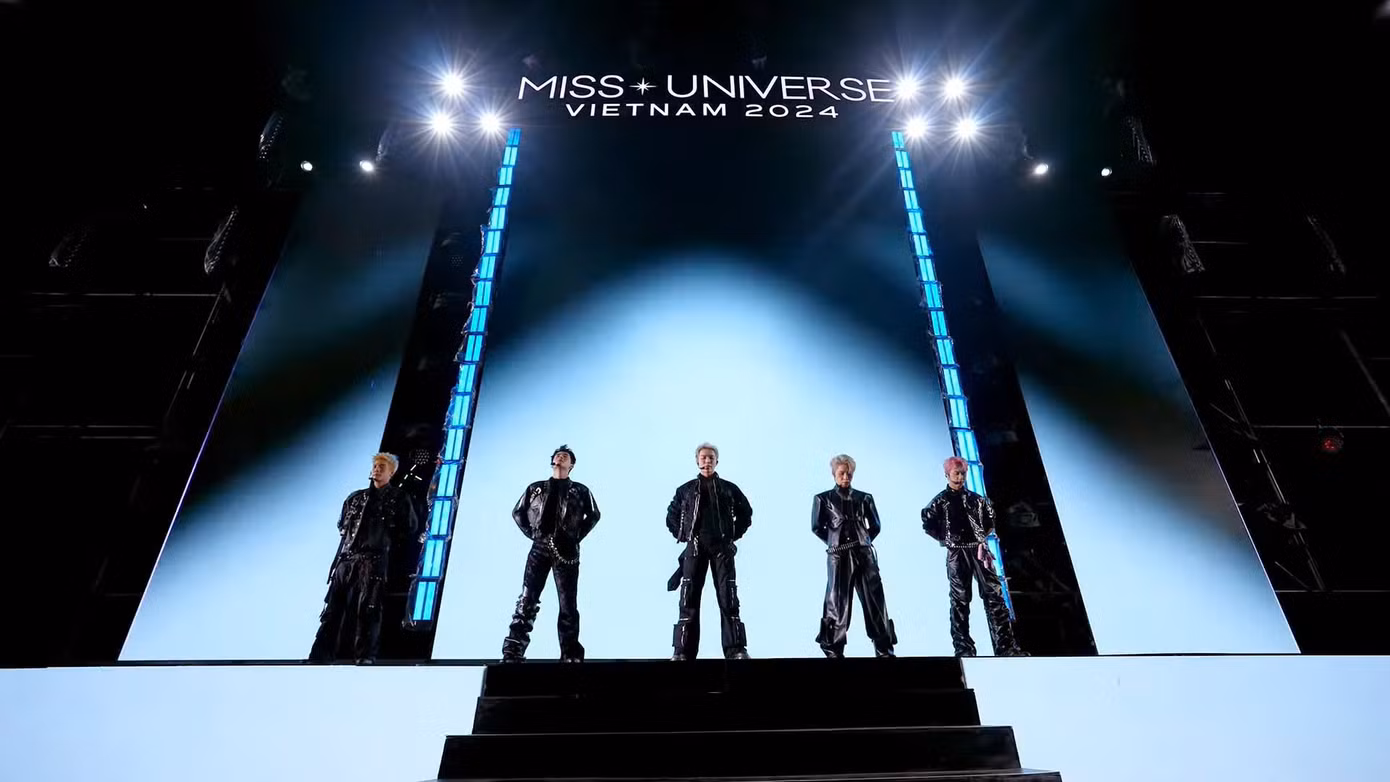 Erik, Đức Phúc, Quân A.P, JSOL, Hùng Huỳnh biểu diễn tại Miss Universe Vietnam.