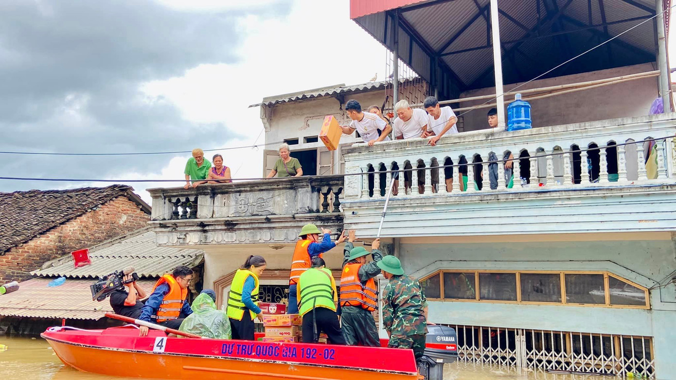 Đoàn xã Chí Minh đã phối hợp và vận động đoàn viên thanh niên nấu 256 suất cơm hỗ trợ bà con nhân dân. Ảnh: Tuổi trẻ huyện Tràng Định, tỉnh Lạng Sơn Đoàn xã Chí Minh đã phối hợp và vận động đoàn viên thanh niên nấu 256 suất cơm hỗ trợ bà con nhân dân. Ảnh: Tuổi trẻ huyện Tràng Định, tỉnh Lạng Sơn