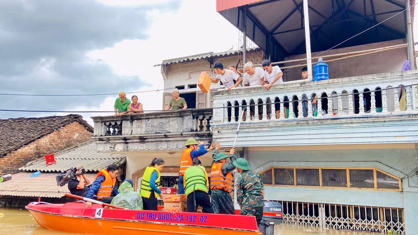 Đoàn xã Chí Minh đã phối hợp và vận động đoàn viên thanh niên nấu 256 suất cơm hỗ trợ bà con nhân dân. Ảnh: Tuổi trẻ huyện Tràng Định, tỉnh Lạng Sơn Đoàn xã Chí Minh đã phối hợp và vận động đoàn viên thanh niên nấu 256 suất cơm hỗ trợ bà con nhân dân. Ảnh: Tuổi trẻ huyện Tràng Định, tỉnh Lạng Sơn