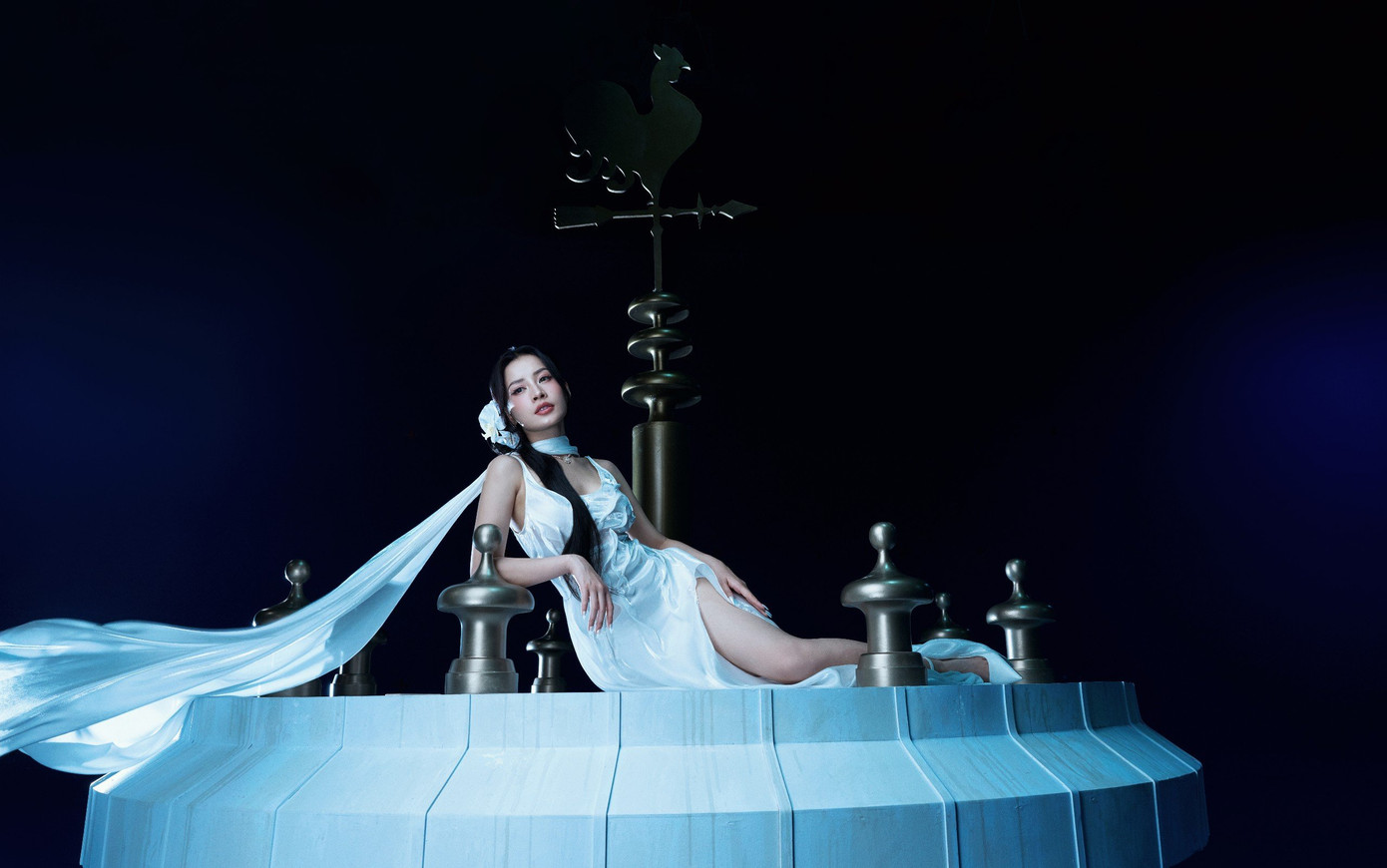 Cách gửi gắm cảm xúc trong từng câu chữ của Chi Pu đã trở nên nhẹ nhàng, tinh tế hơn. Cách gửi gắm cảm xúc trong từng câu chữ của Chi Pu đã trở nên nhẹ nhàng, tinh tế hơn.