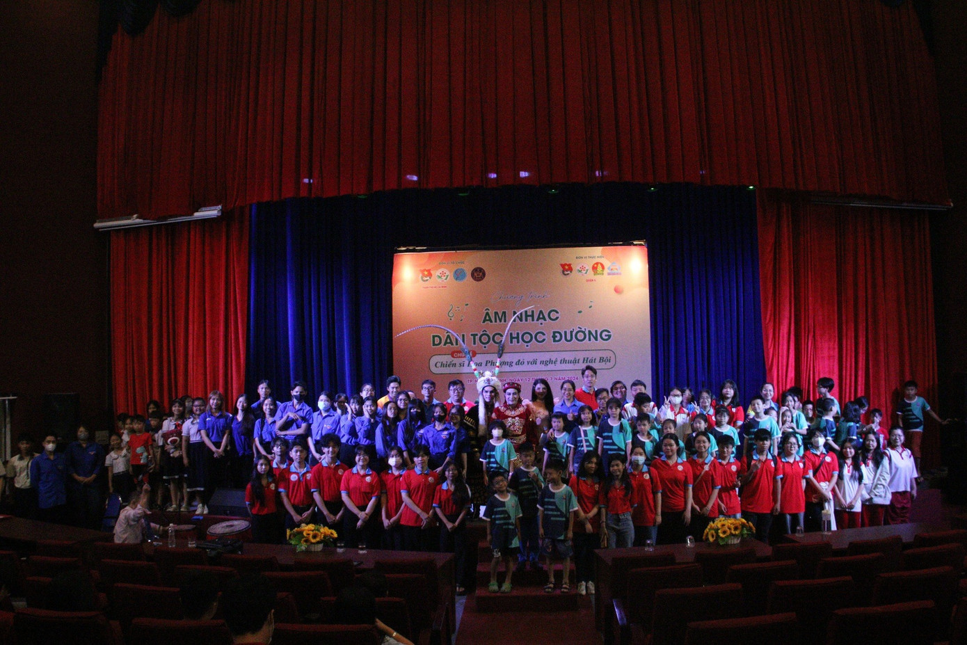 Ảnh: Chiến dịch Hoa Phượng Đỏ TP.HCM