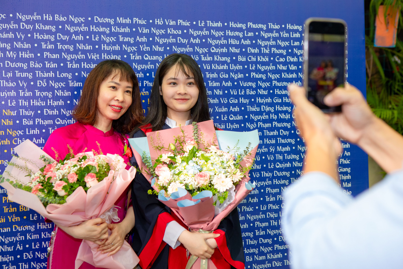 Chiếc bảng vinh danh 800 bạn học sinh tốt nghiệp tại "Triển lãm giấc mơ".