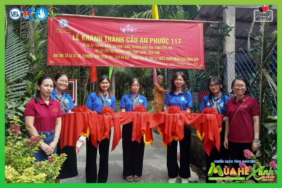 Tinh thần xông pha của các chiến sĩ tình nguyện đã giúp người dân địa phương có cuộc sống thuận lợi hơn.