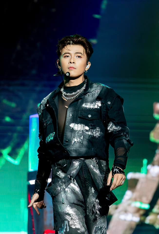 Dạo gần đây, Gin Tuấn Kiệt còn bị cư dân mạng "tấn công" các bài viết trên trang cá nhân. Dạo gần đây, Gin Tuấn Kiệt còn bị cư dân mạng "tấn công" các bài viết trên trang cá nhân.