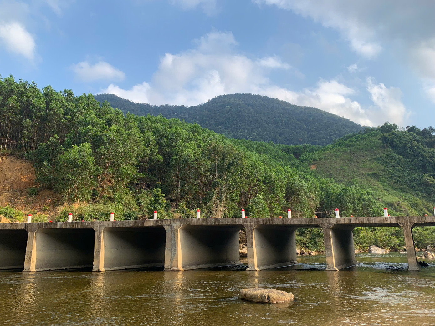 Hòa Bắc mang trong mình một vẻ đẹp đặc biệt, đẹp đến khó tả. Ảnh: Bảo Uyên Hòa Bắc mang trong mình một vẻ đẹp đặc biệt, đẹp đến khó tả. Ảnh: Bảo Uyên