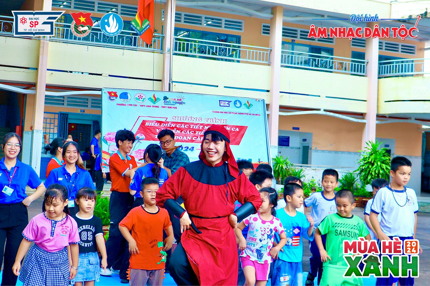 Ảnh: Mùa Hè xanh - Trường Đại học Sư phạm TP. Hồ Chí Minh