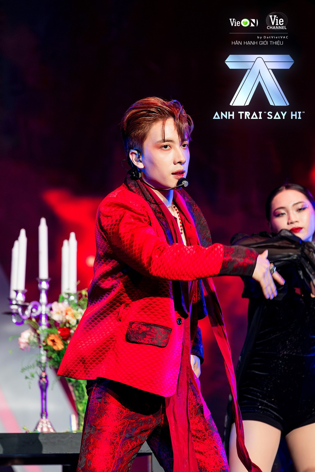 Không chỉ gây chú ý với khả năng trình diễn tốt, phân đoạn xử lý chorus (điệp khúc) mượt mà trong Catch Me If You Can của Nicky trở nên viral trên mạng xã hội.