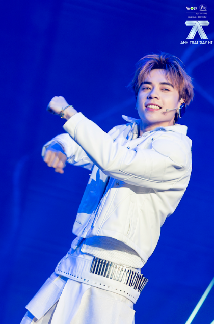 Quang Hùng MasterD đã có những khoảnh khắc khó quên với thần tượng.