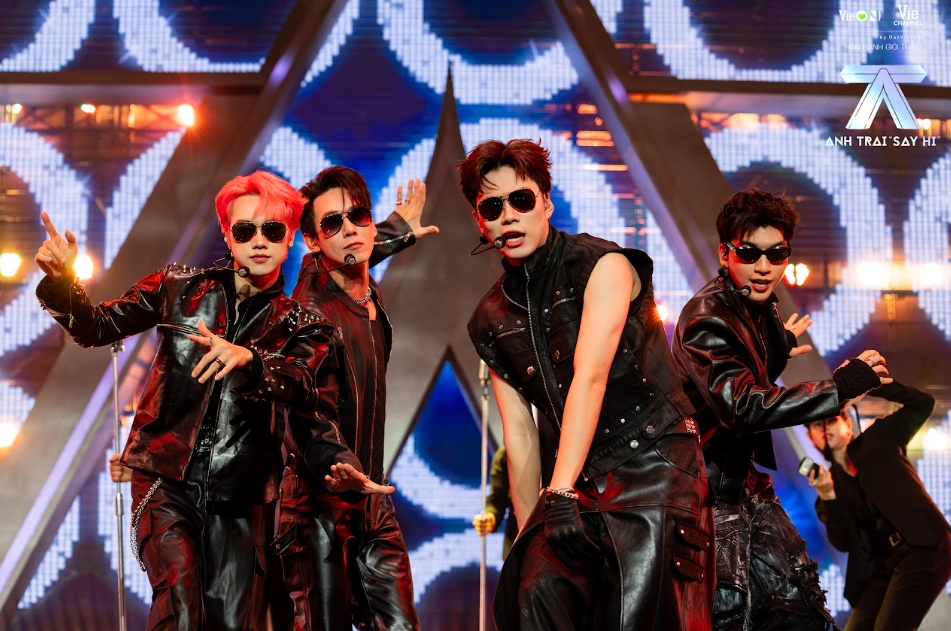 Team HIEUTHUHAI gửi đến ca khúc với chủ đề tình yêu và sự si mê cuồng nhiệt của chàng trai dành cho người yêu như sao hạng A, cũng chính là tình yêu các "anh trai" gửi đến khán giả. Team HIEUTHUHAI gửi đến ca khúc với chủ đề tình yêu và sự si mê cuồng nhiệt của chàng trai dành cho người yêu như sao hạng A, cũng chính là tình yêu các "anh trai" gửi đến khán giả.