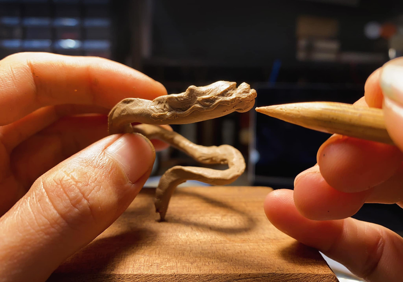 Rồng bay lên như một làn hương trầm ngày Tết, lơ lửng và tan ra, mơ hồ như những chuyện cổ tích. (Ảnh: lamphong) Rồng bay lên như một làn hương trầm ngày Tết, lơ lửng và tan ra, mơ hồ như những chuyện cổ tích. (Ảnh: lamphong)