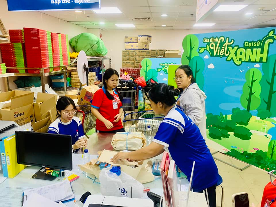 Ảnh: Đoàn trường THPT Phú Nhuận Ảnh: Đoàn trường THPT Phú Nhuận