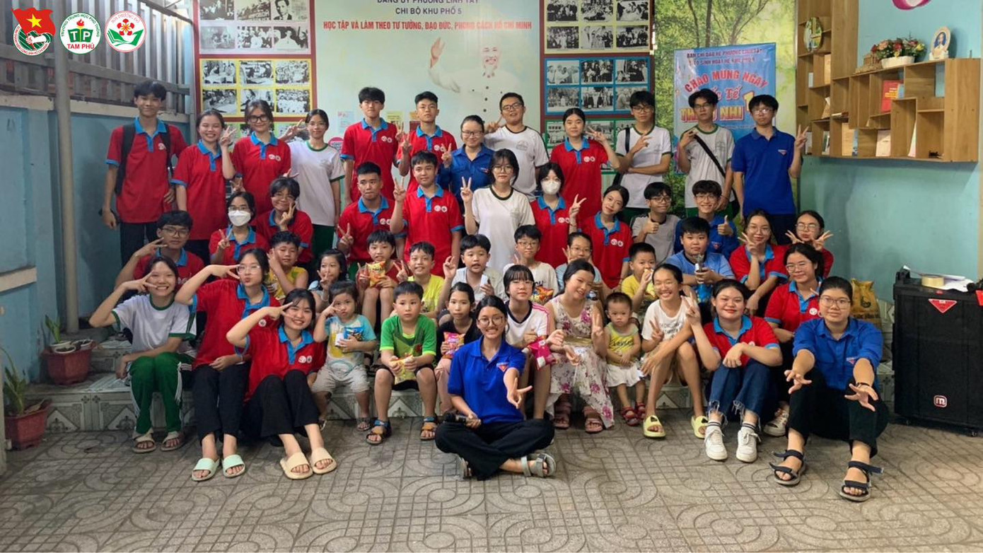 Các em thiếu nhi được học cách trồng, chăm sóc cây để giúp cho các em hiểu và yêu quý thiên nhiên hơn. Ảnh: Đoàn trường THPT Tam Phú. Các em thiếu nhi được học cách trồng, chăm sóc cây để giúp cho các em hiểu và yêu quý thiên nhiên hơn. Ảnh: Đoàn trường THPT Tam Phú.