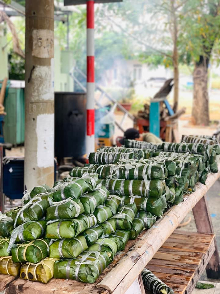1.000 chiếc bánh nóng hổi sẽ nhanh chóng được đưa ra Bắc. Ảnh: Facebook Hồng Na 1.000 chiếc bánh nóng hổi sẽ nhanh chóng được đưa ra Bắc. Ảnh: Facebook Hồng Na