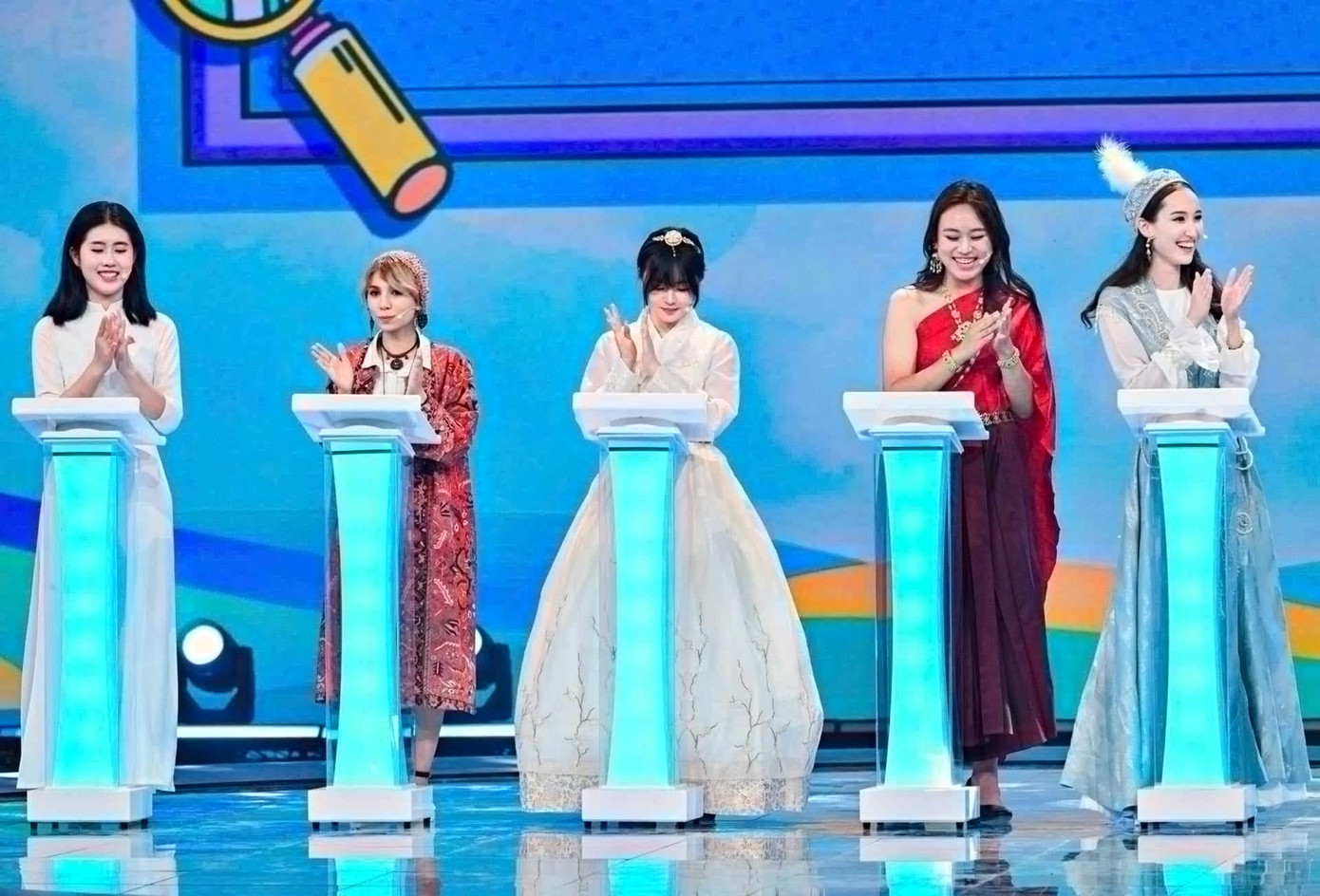 Thanh Trúc (ngoài cùng bên trái) tham gia tranh tài cùng với 146 thí sinh đến từ các nước trên thế giới. Ảnh: NVCC Thanh Trúc (ngoài cùng bên trái) tham gia tranh tài cùng với 146 thí sinh đến từ các nước trên thế giới. Ảnh: NVCC