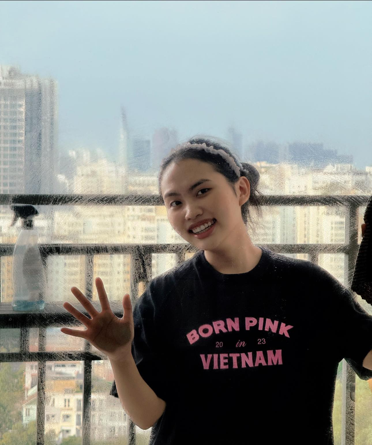 Phương Mỹ Chi cập nhật nụ cười &quot;tươi tắn&quot; trong ngày &quot;quốc tế dọn nhà&quot;.