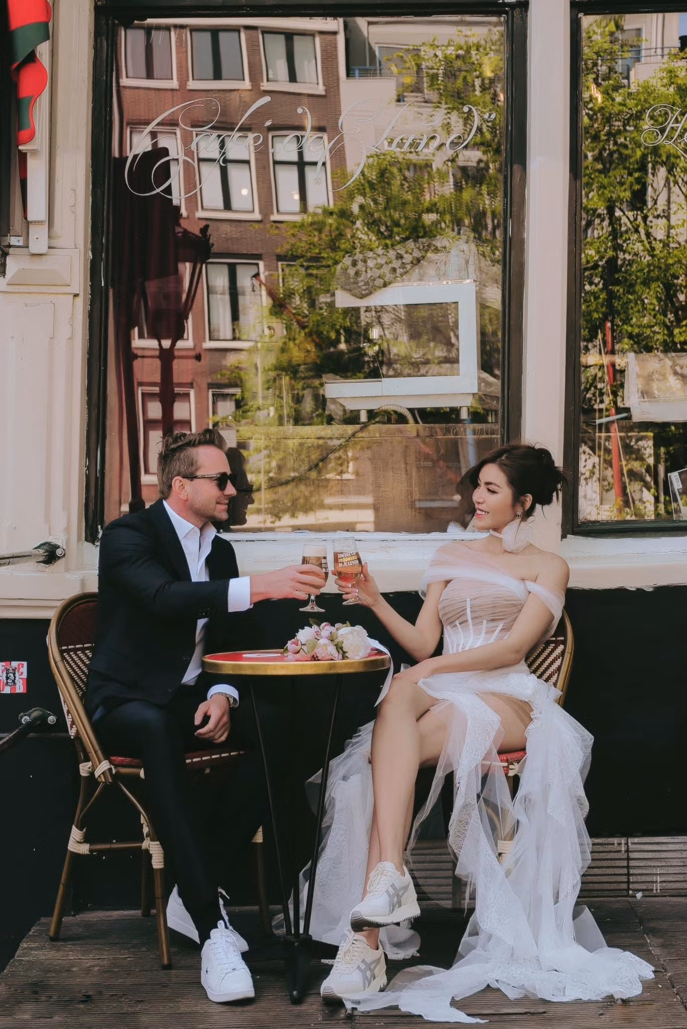 Đây là thước phim ghi lại toàn bộ hành trình yêu và quá trình cô chuẩn bị cho hôn lễ.