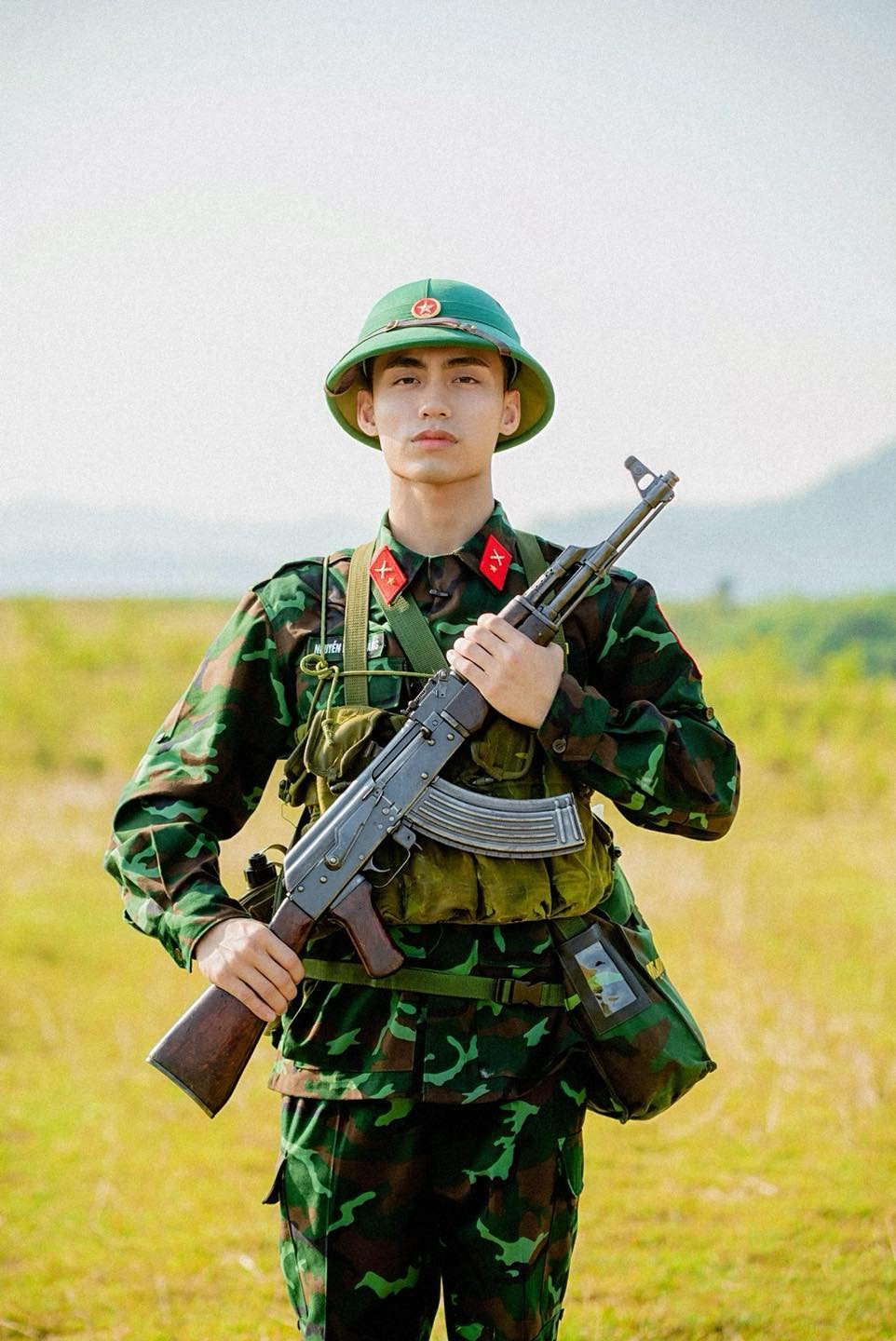 MONO tham gia chương trình Sao Nhập Ngũ 2024,trở thành "vựa muối" mới của V-Biz. MONO tham gia chương trình Sao Nhập Ngũ 2024,trở thành "vựa muối" mới của V-Biz.