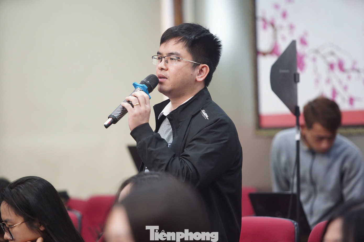 Ban Tổ chức đã nhận được nhiều câu hỏi, trao đổi từ phóng viên nhiều cơ quan thông tấn báo chí về nội dung liên quan tới công tác tổ chức đề cử, tiêu chí xét chọn; số lượng đề cử trong các lĩnh vực đề cử giải thưởng; công tác khuyến khích, đồng hành với các gương sau tuyên dương...